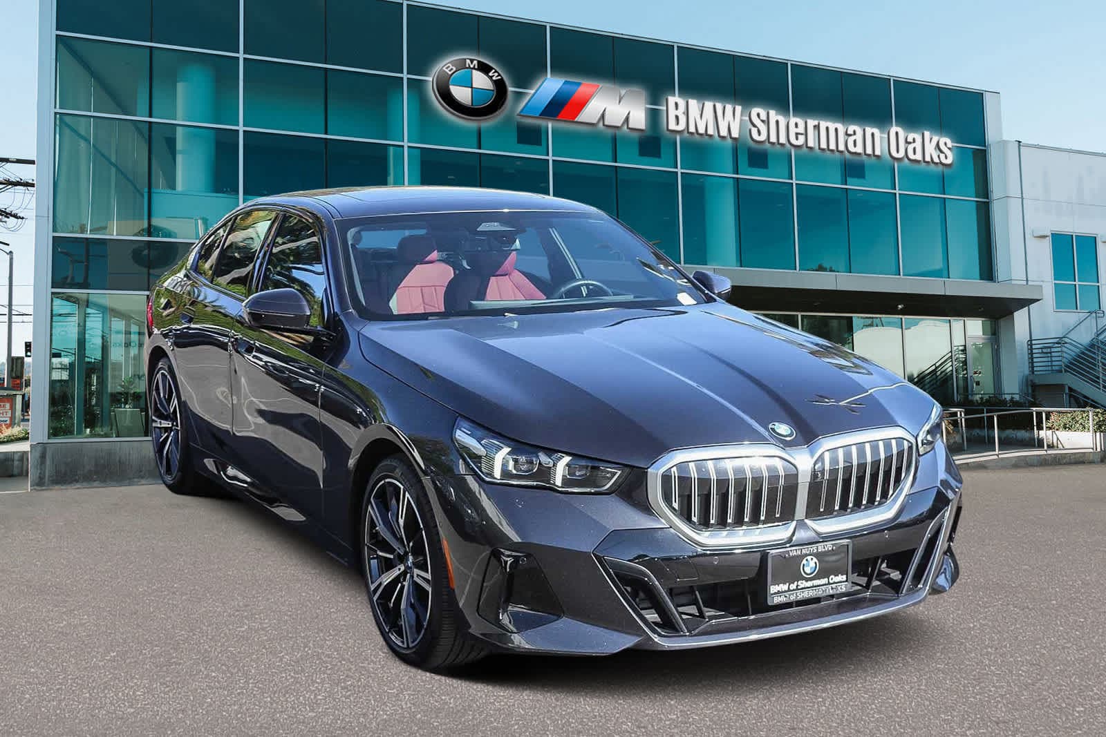 Thumbnail: 2026 BMW 5 Series - 3