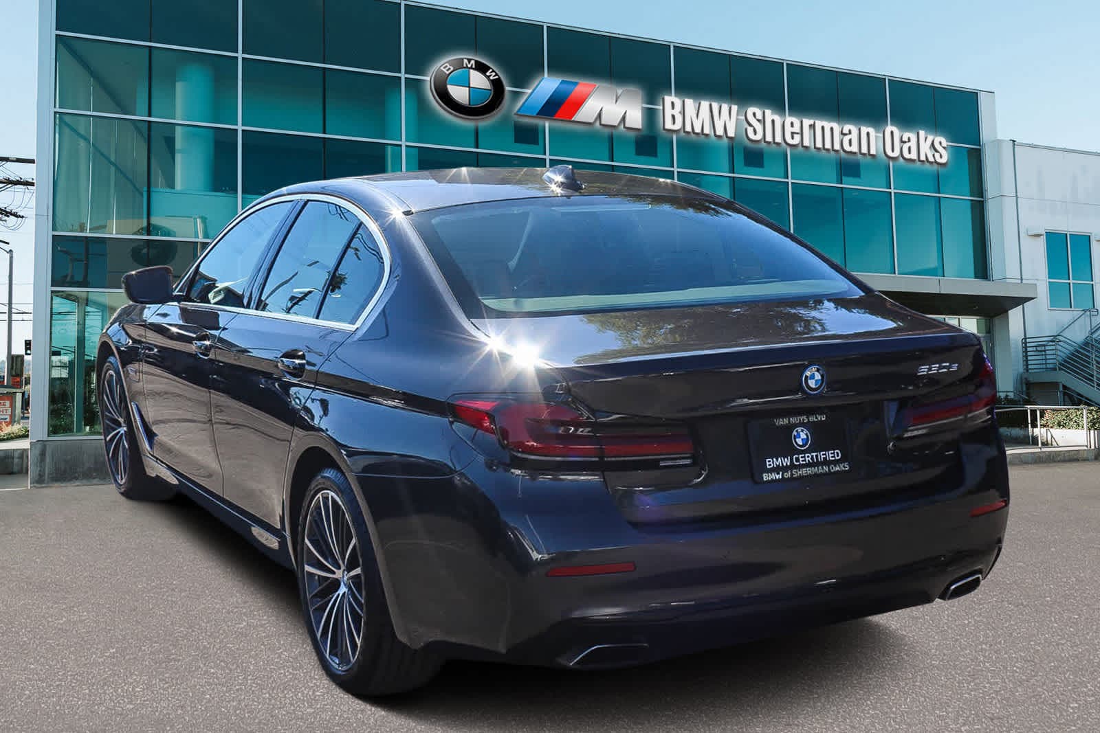 Thumbnail: 2023 BMW 5 Series - 6