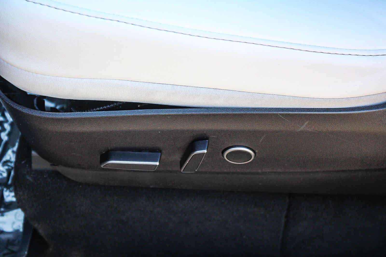 Thumbnail: 2022 Tesla Model Y - 21