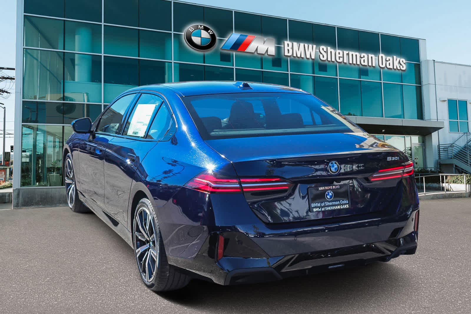 Thumbnail: 2026 BMW 5 Series - 6