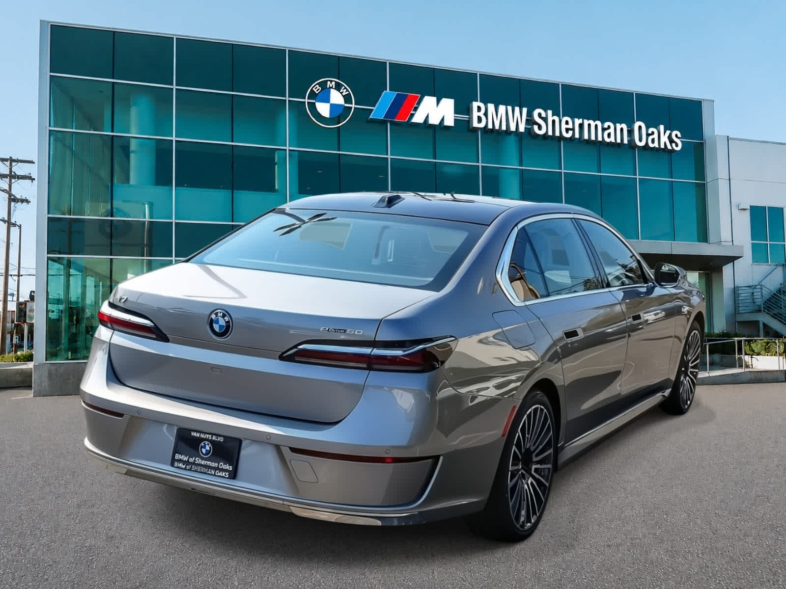 Thumbnail: 2026 BMW i7 - 4