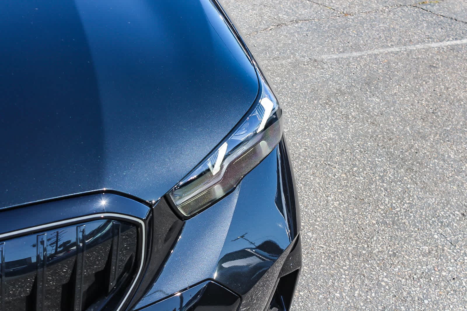 Thumbnail: 2026 BMW 5 Series - 10