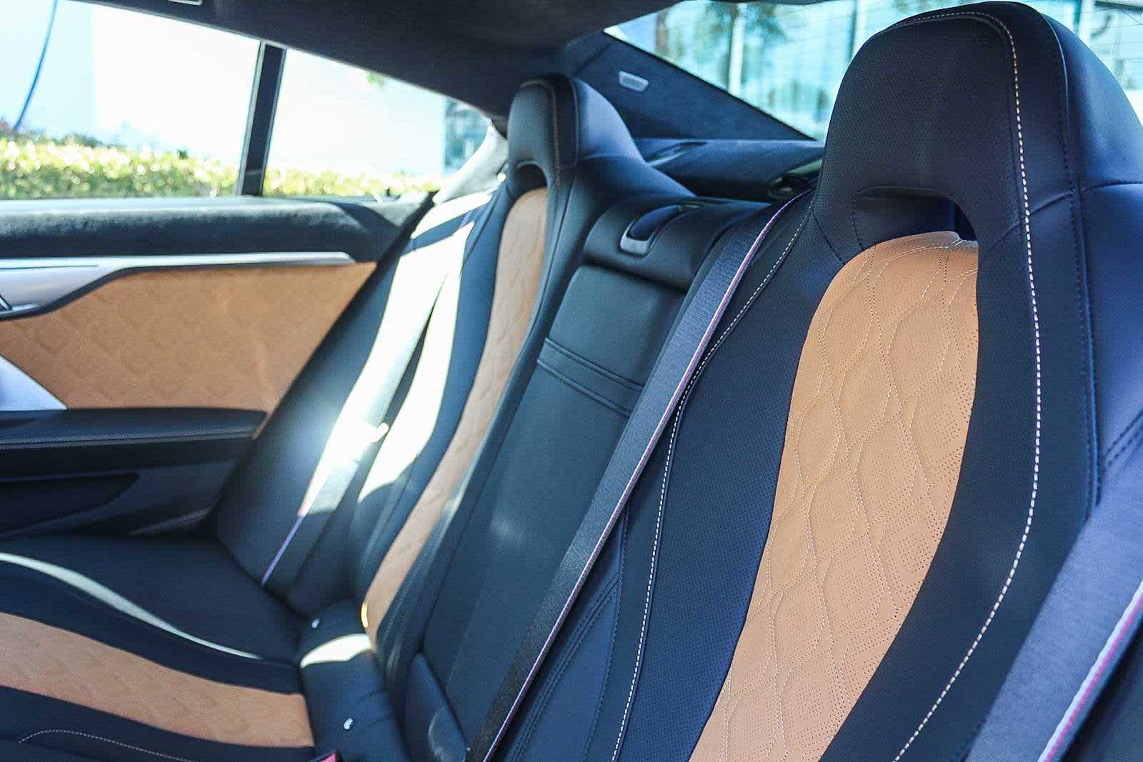 Thumbnail: 2025 BMW M8 - 18