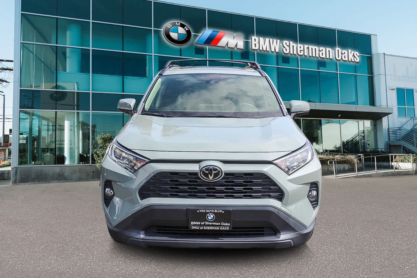 2019 Toyota RAV4 XLE 2