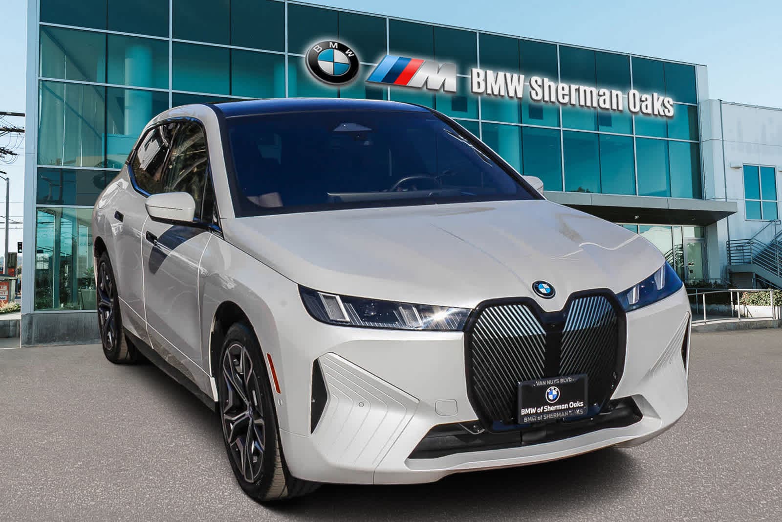 Thumbnail: 2026 BMW iX - 3