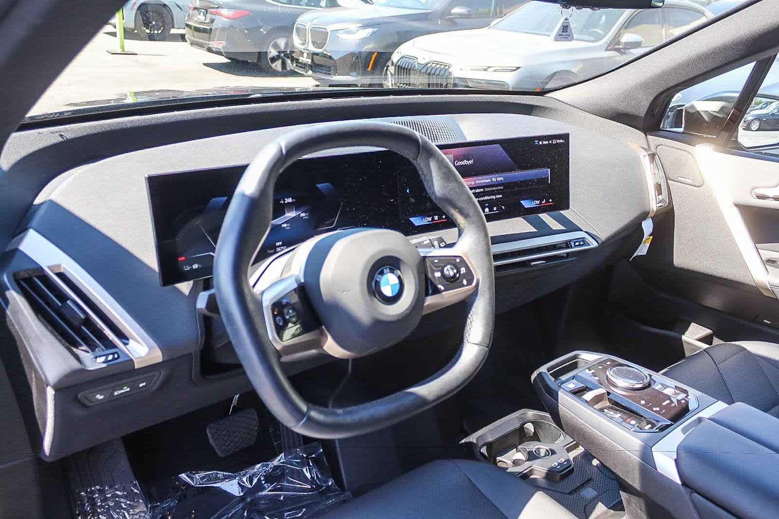 Thumbnail: 2026 BMW iX - 15