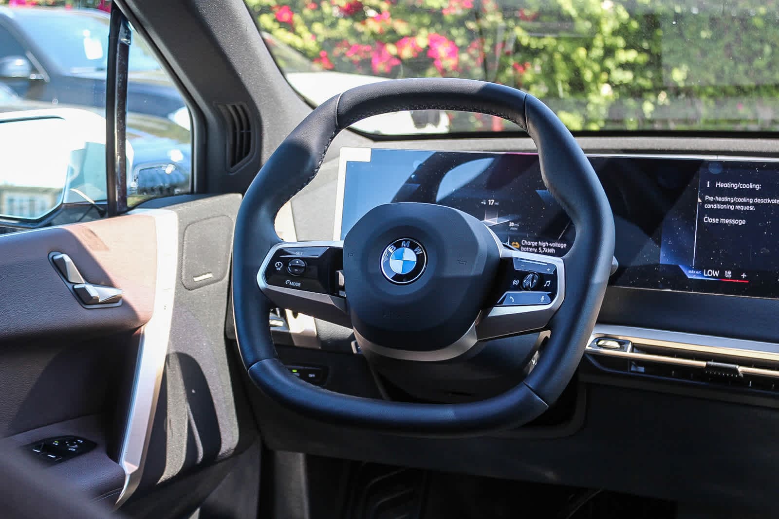 Thumbnail: 2026 BMW iX - 15