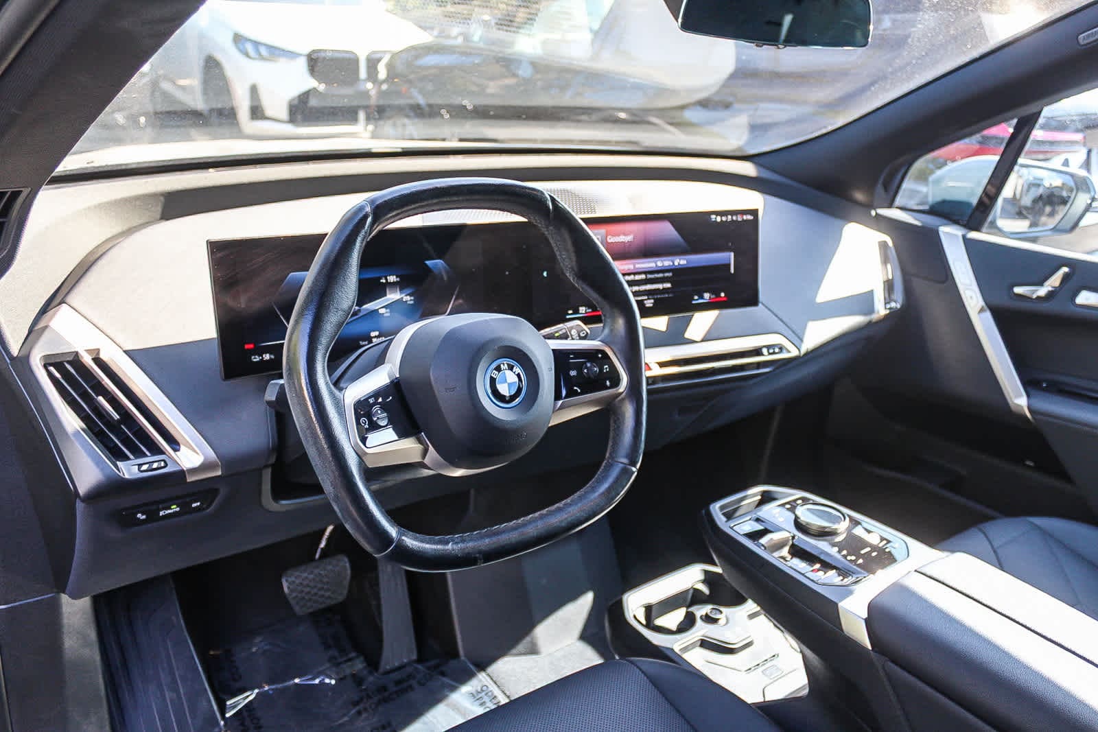 Thumbnail: 2023 BMW iX - 13