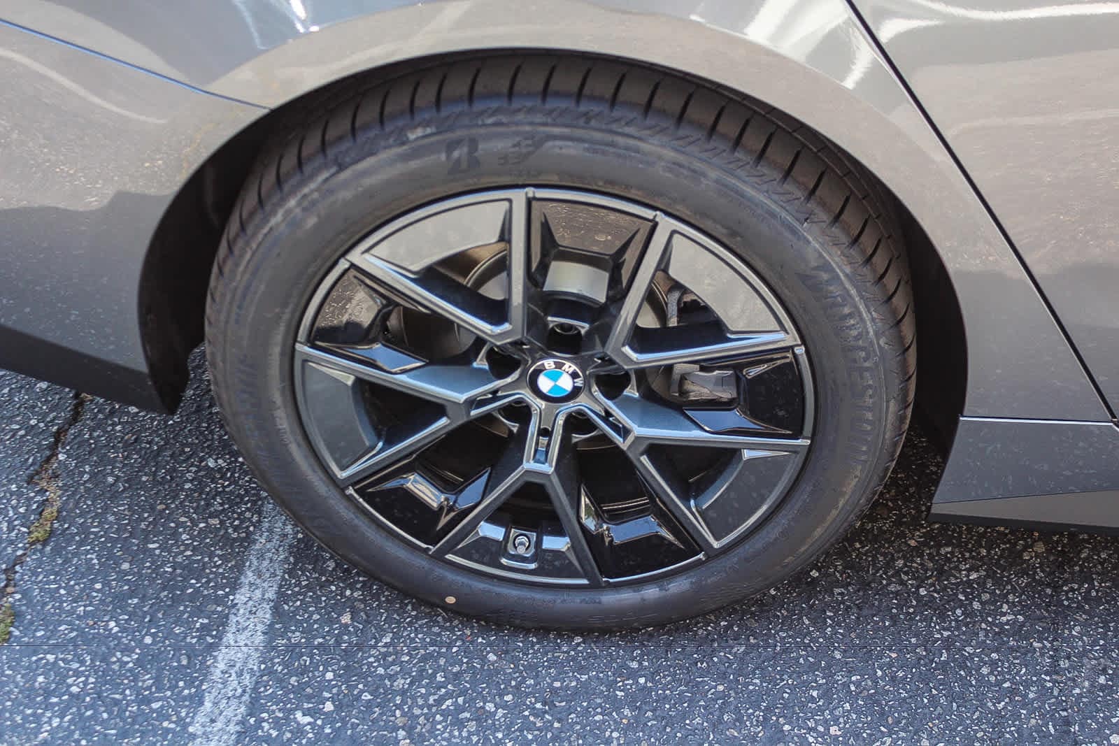Thumbnail: 2026 BMW i4 - 8