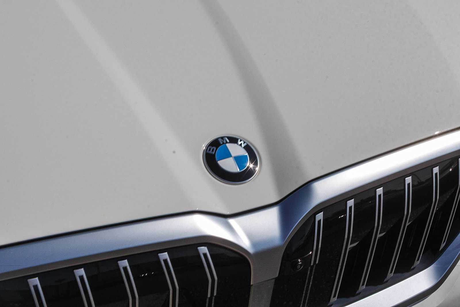 Thumbnail: 2026 BMW 5 Series - 11