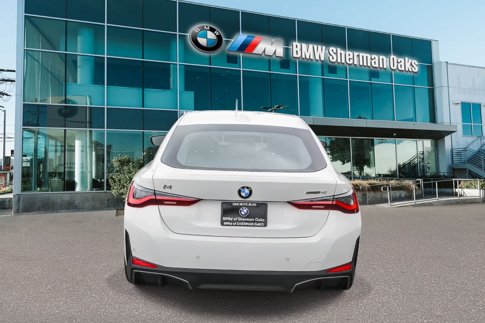 Thumbnail: 2026 BMW i4 - 5