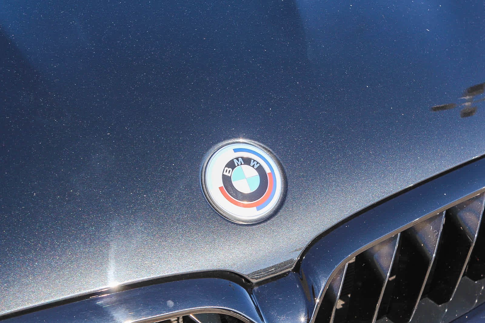 Thumbnail: 2023 BMW M5 - 11