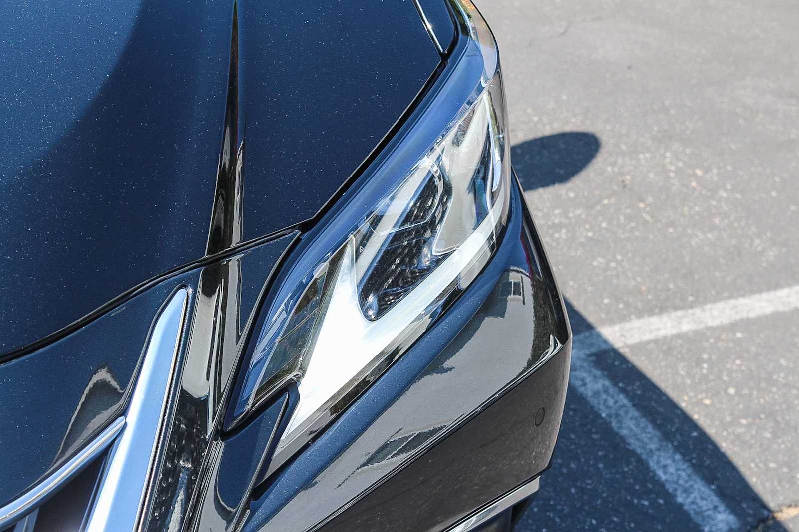 Thumbnail: 2023 Lexus ES - 10