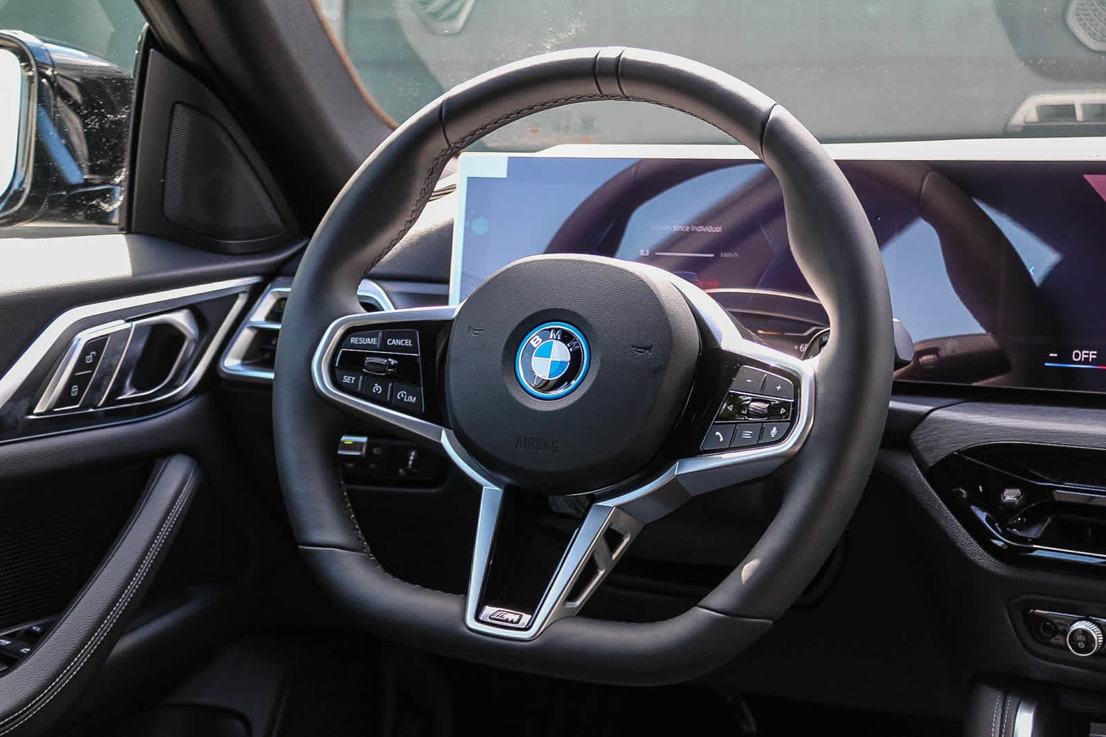 Thumbnail: 2025 BMW i4 - 15