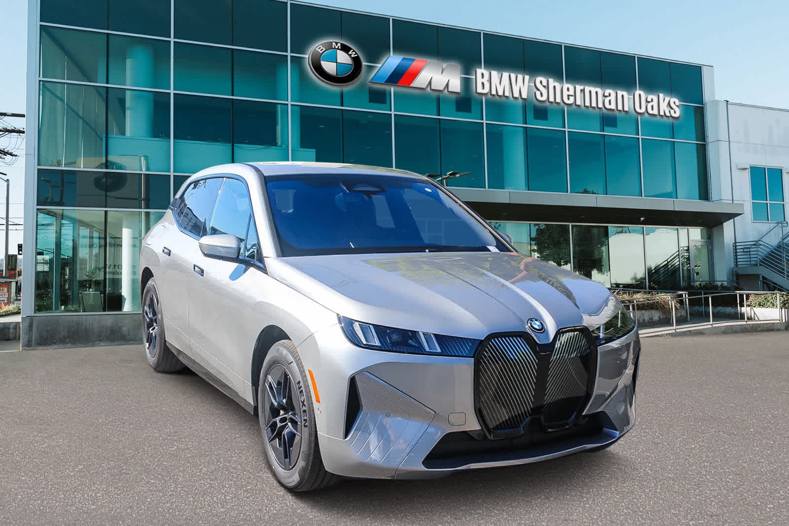 Thumbnail: 2026 BMW iX - 3