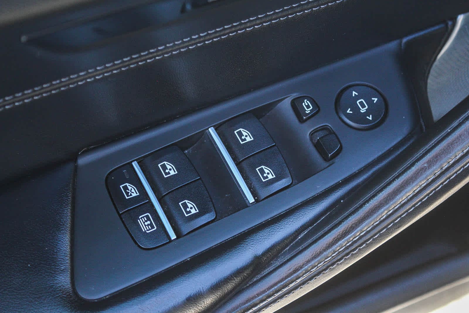 Thumbnail: 2023 BMW M5 - 20