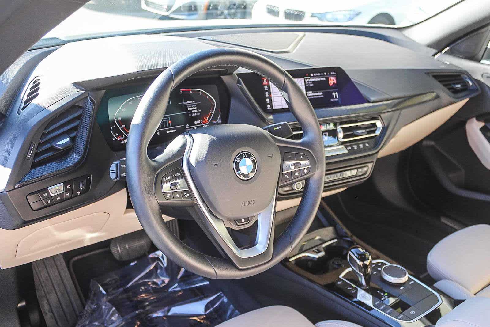 Thumbnail: 2023 BMW 2 Series - 17