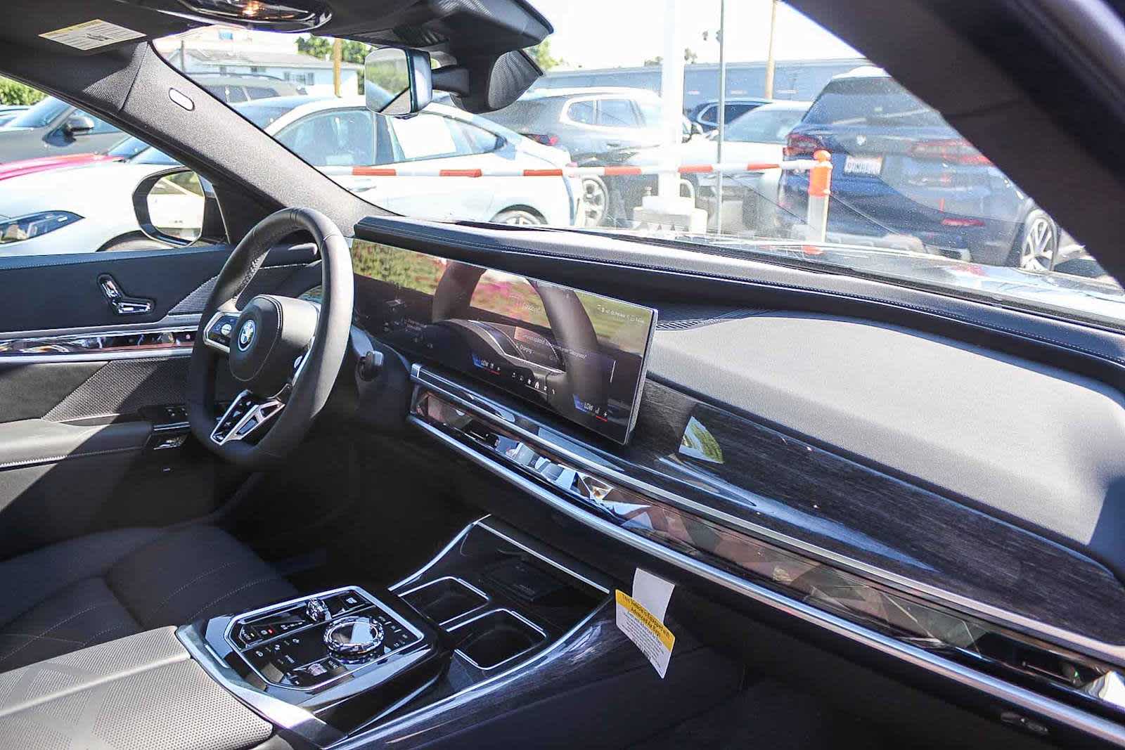 Thumbnail: 2026 BMW i7 - 18