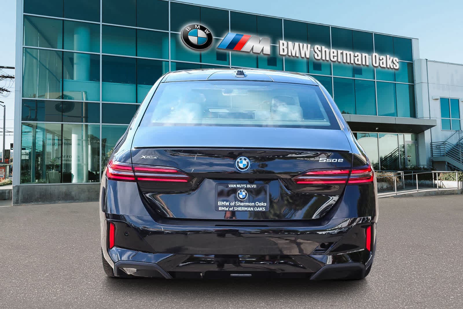 Thumbnail: 2026 BMW 5 Series - 5