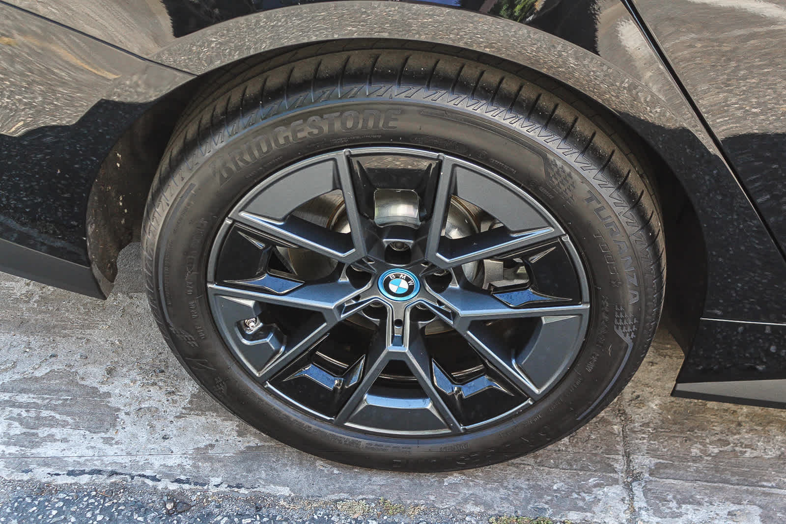 Thumbnail: 2023 BMW i4 - 7