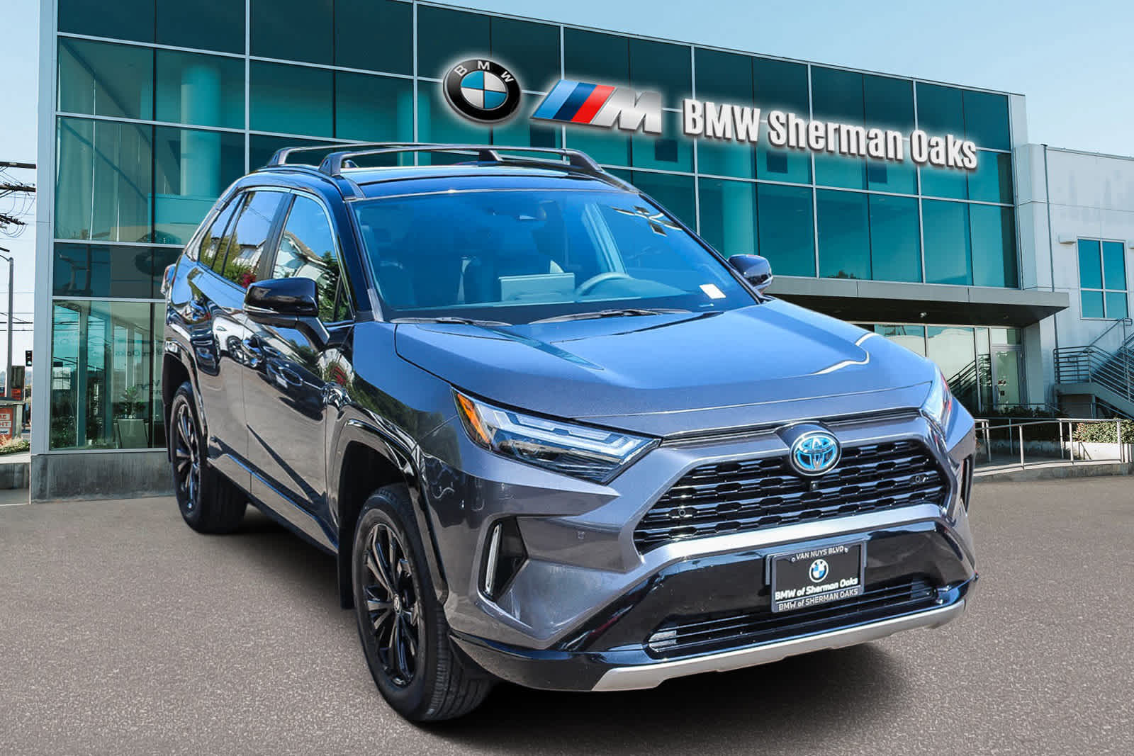 2024 Toyota RAV4 Hybrid XSE photo 3