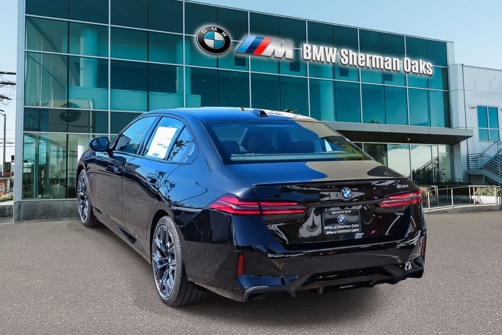 Thumbnail: 2026 BMW 5 Series - 6