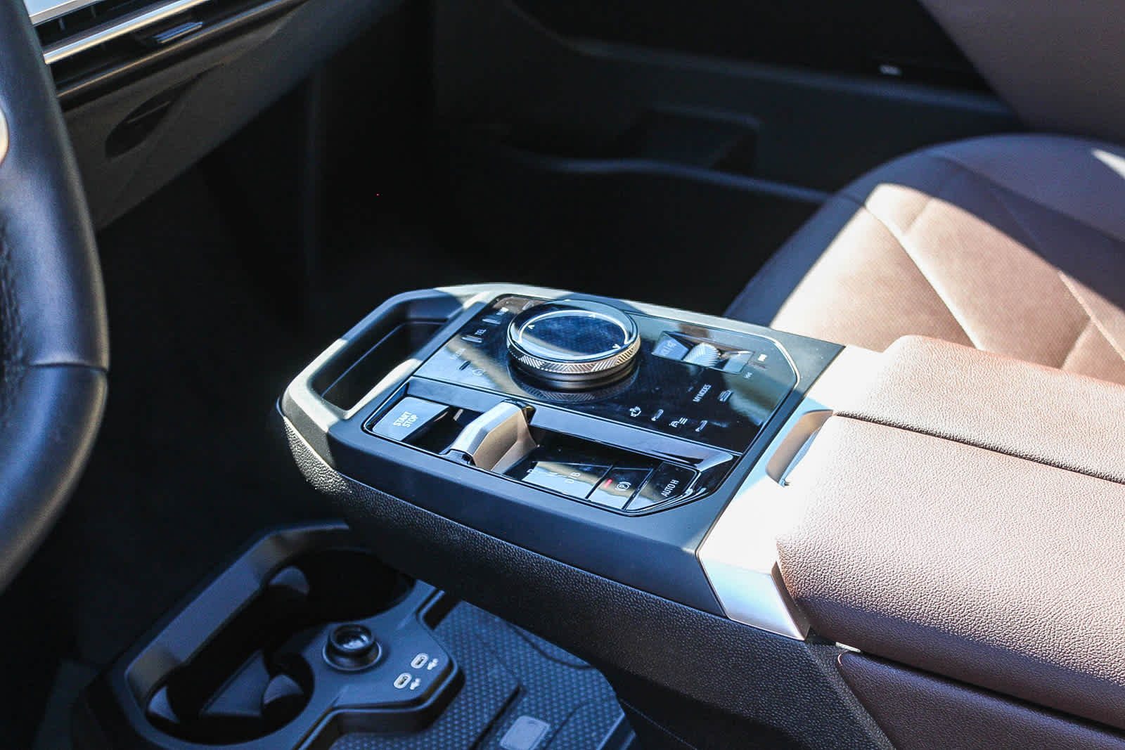 Thumbnail: 2026 BMW iX - 19