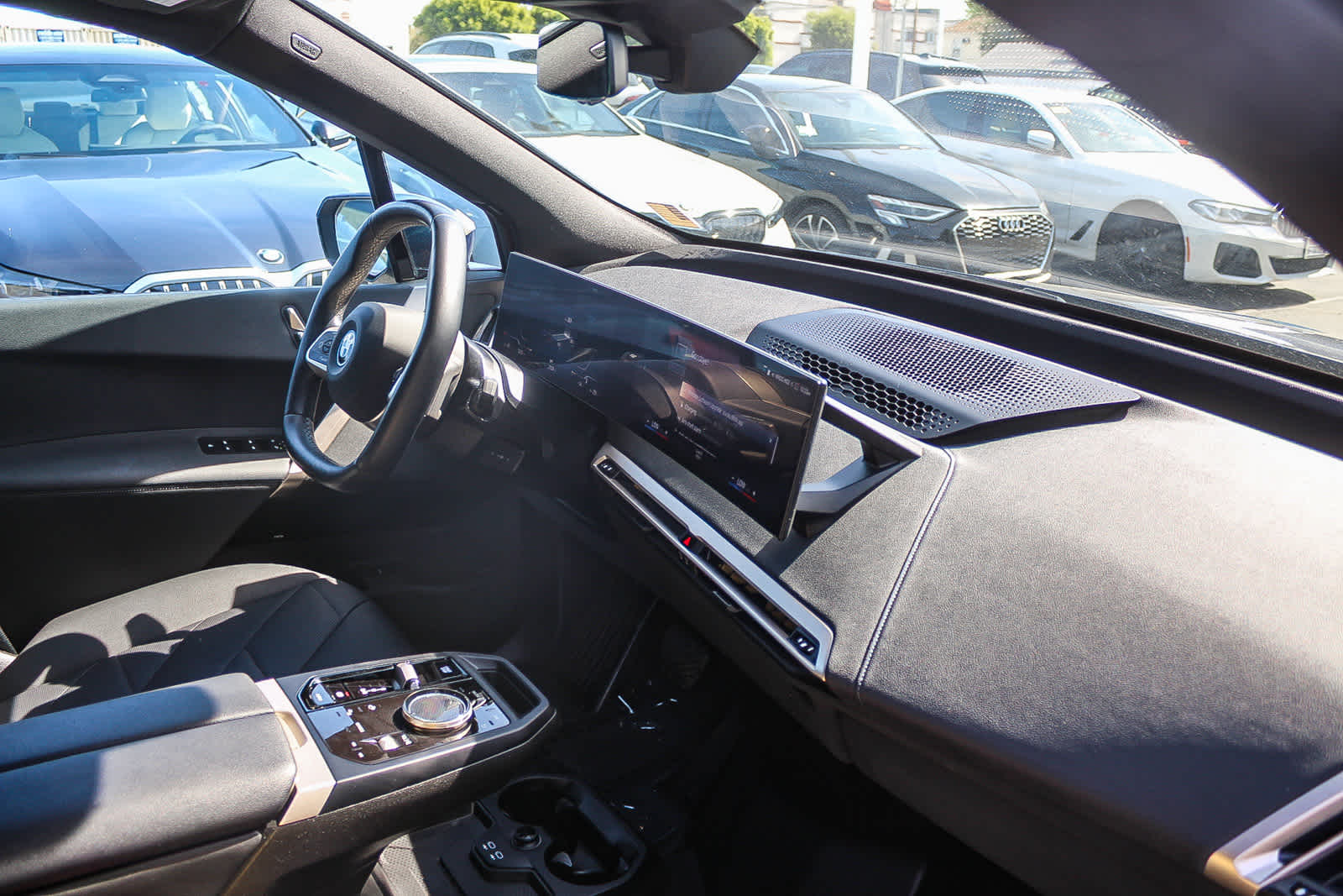 Thumbnail: 2023 BMW iX - 16