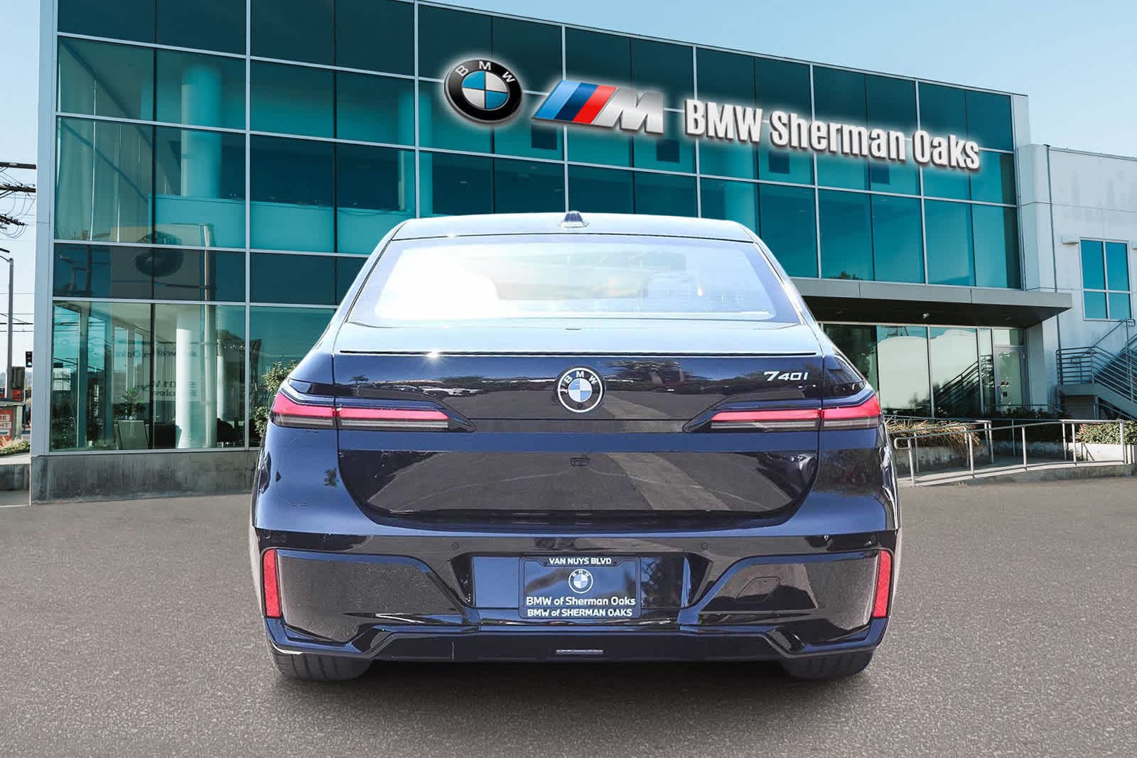 Thumbnail: 2026 BMW 7 Series - 5