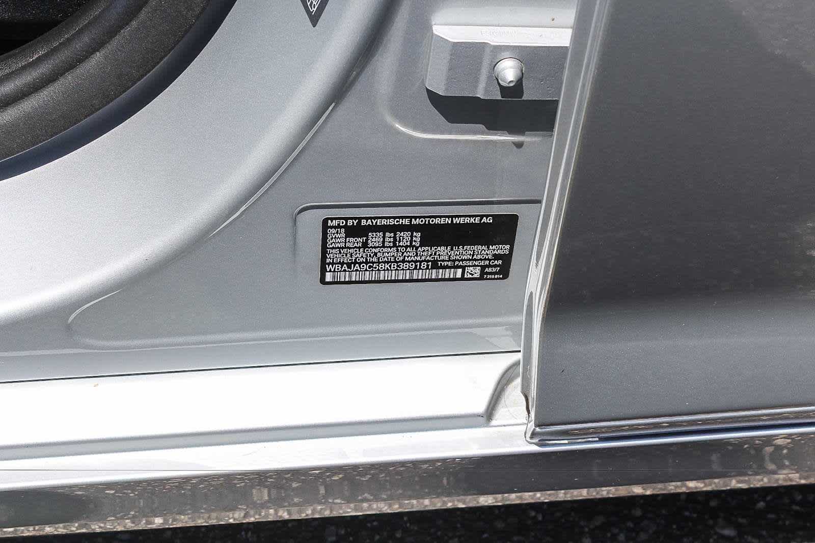 2019 BMW 5 Series 530e - Photo 28