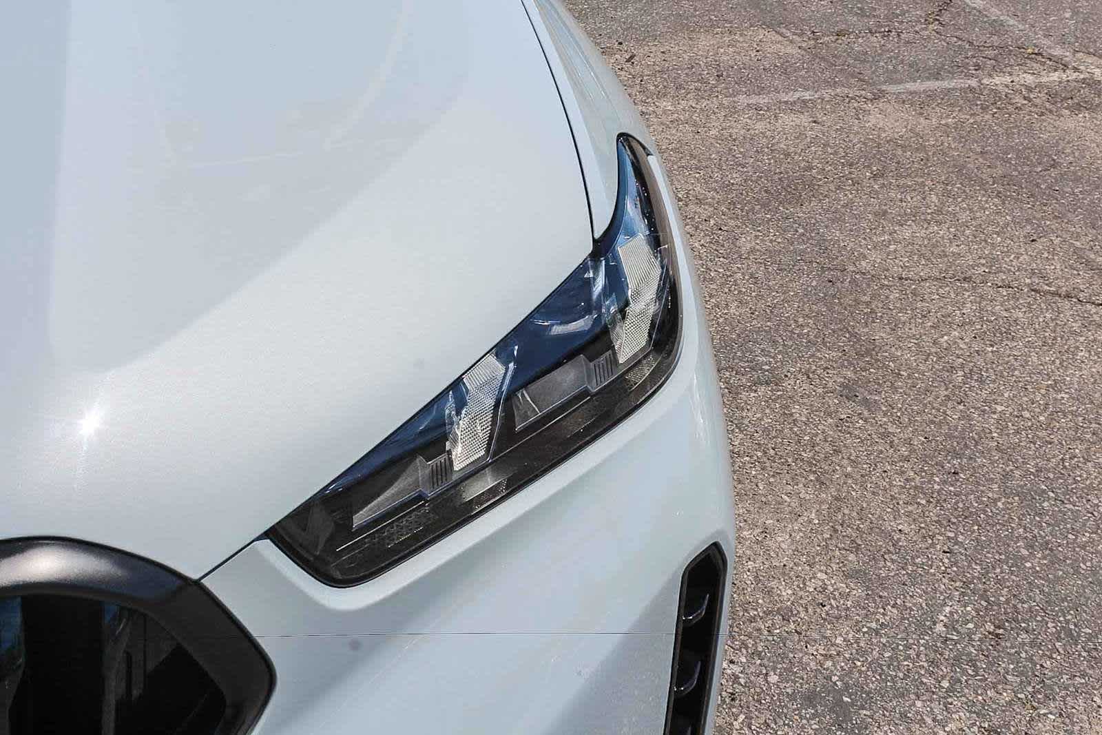 Thumbnail: 2024 BMW X6 - 10