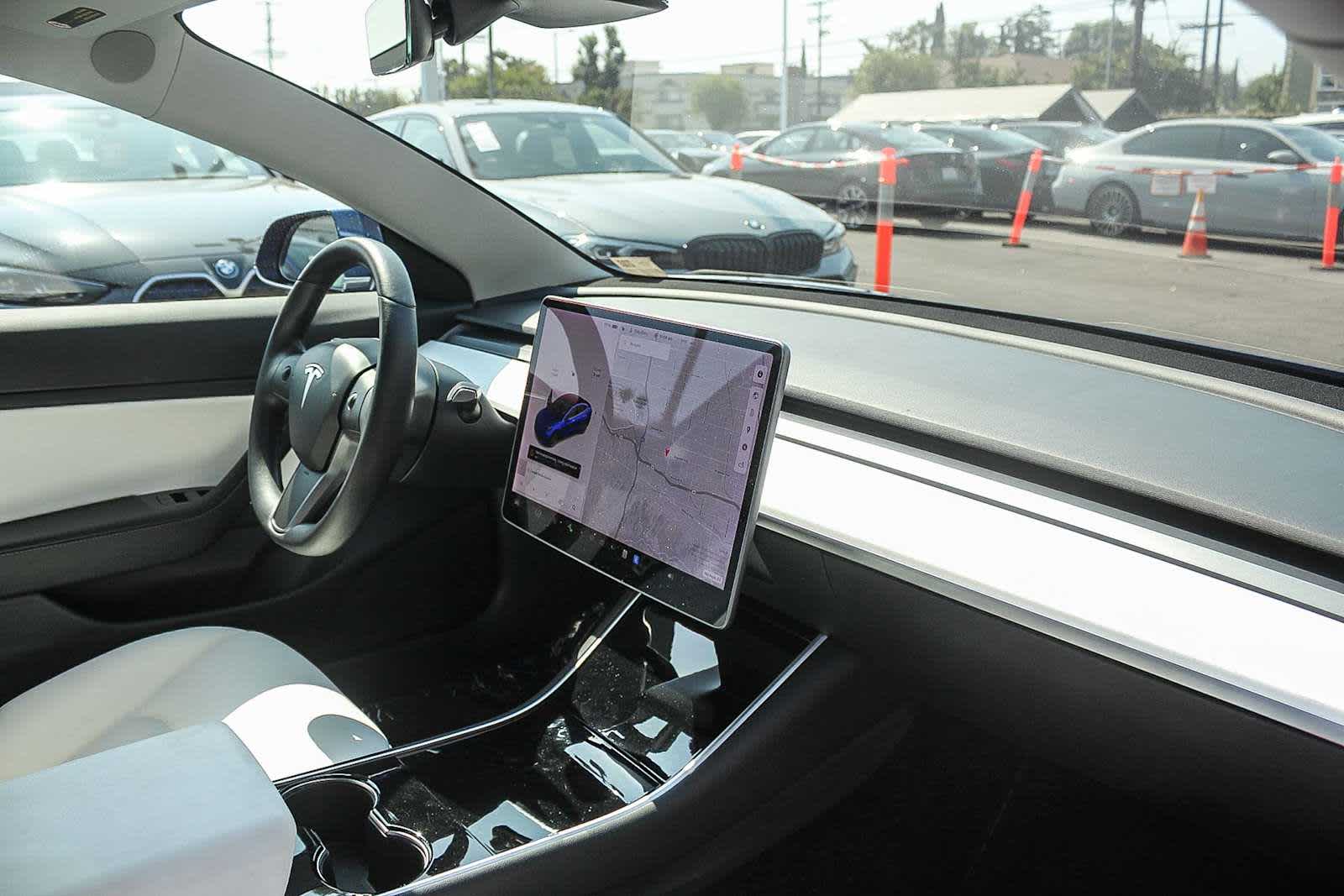 Thumbnail: 2020 Tesla Model 3 - 16