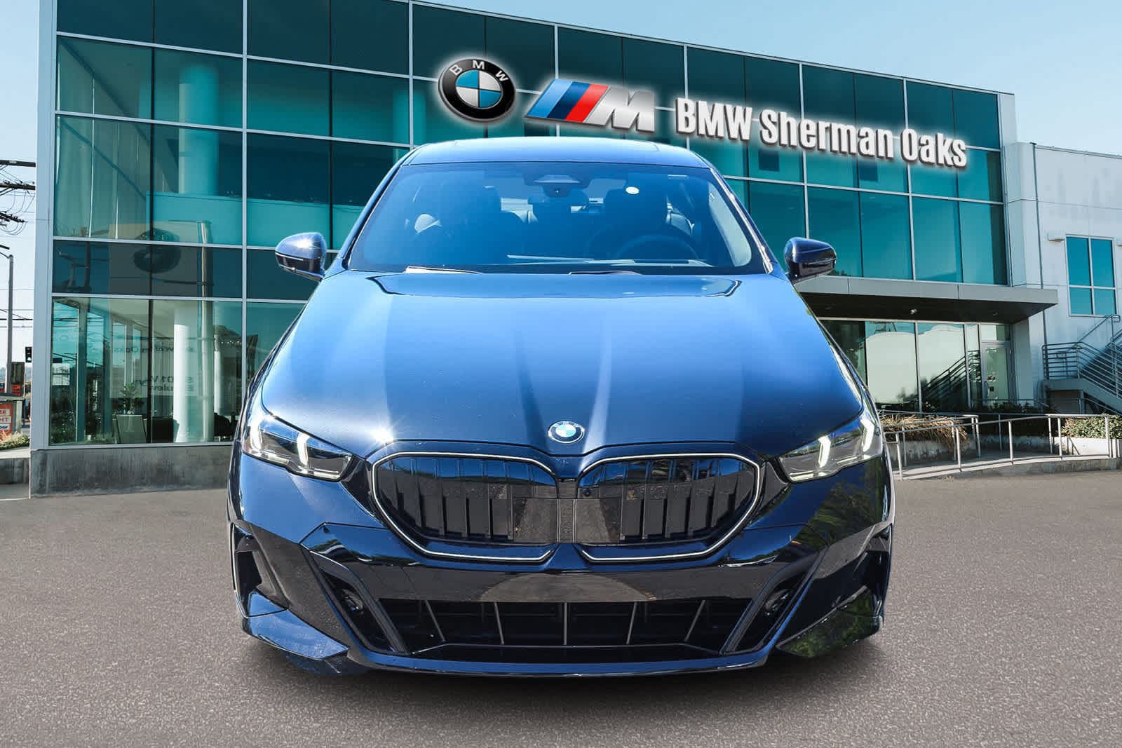 Thumbnail: 2026 BMW 5 Series - 2