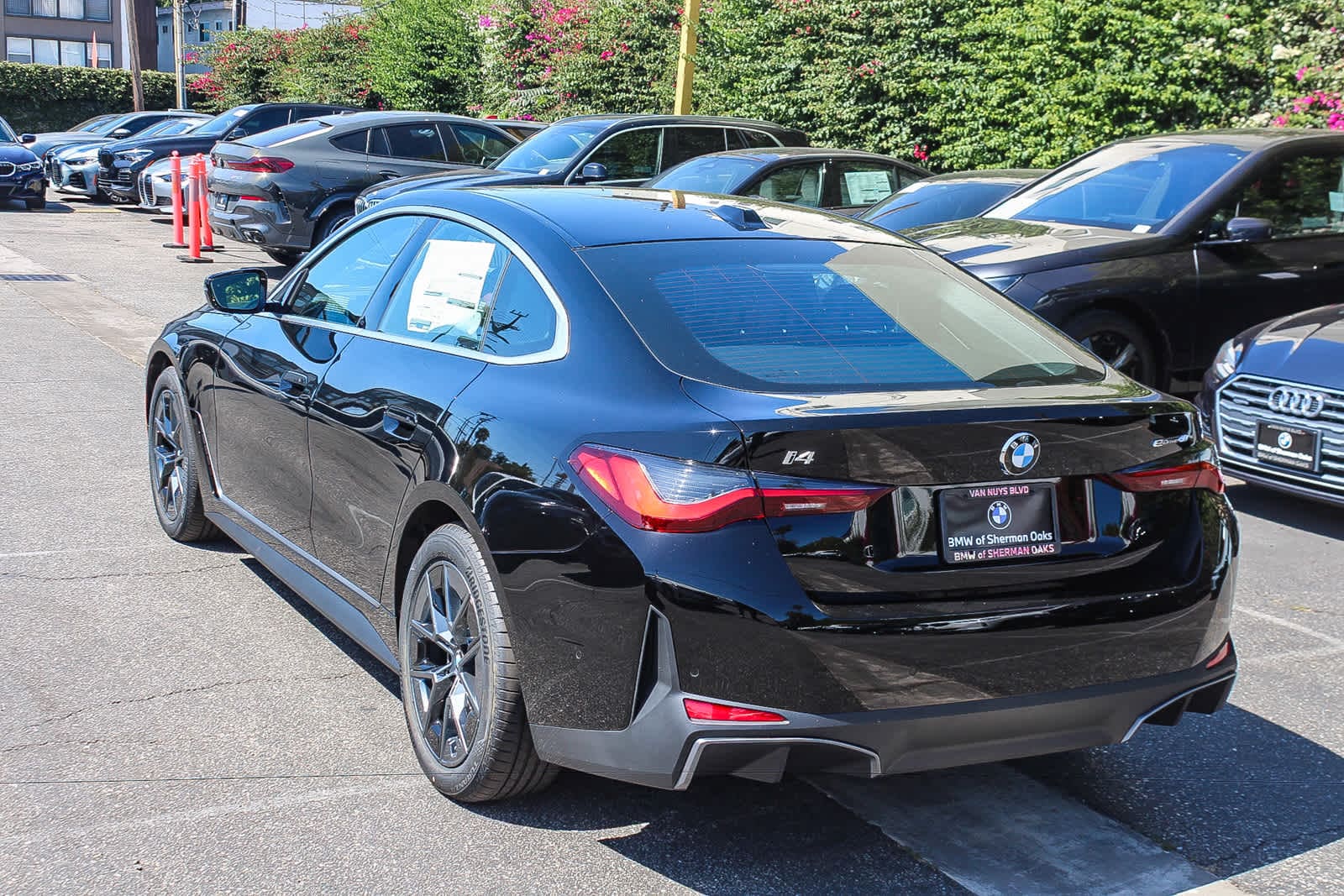 Thumbnail: 2026 BMW i4 - 8