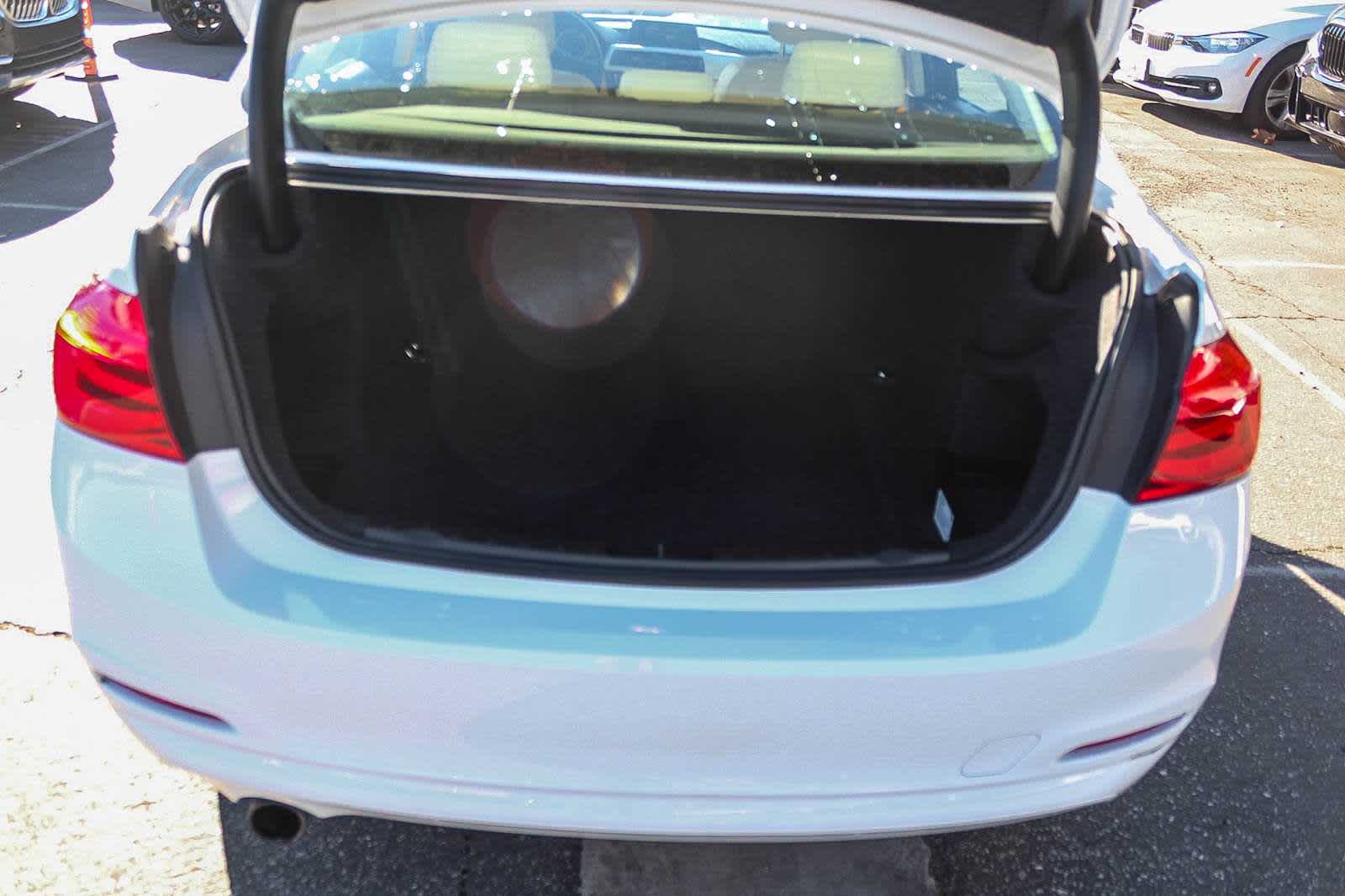 Thumbnail: 2018 BMW 3 Series - 25