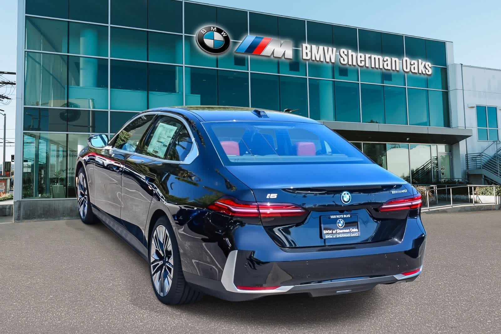 Thumbnail: 2026 BMW i5 - 6