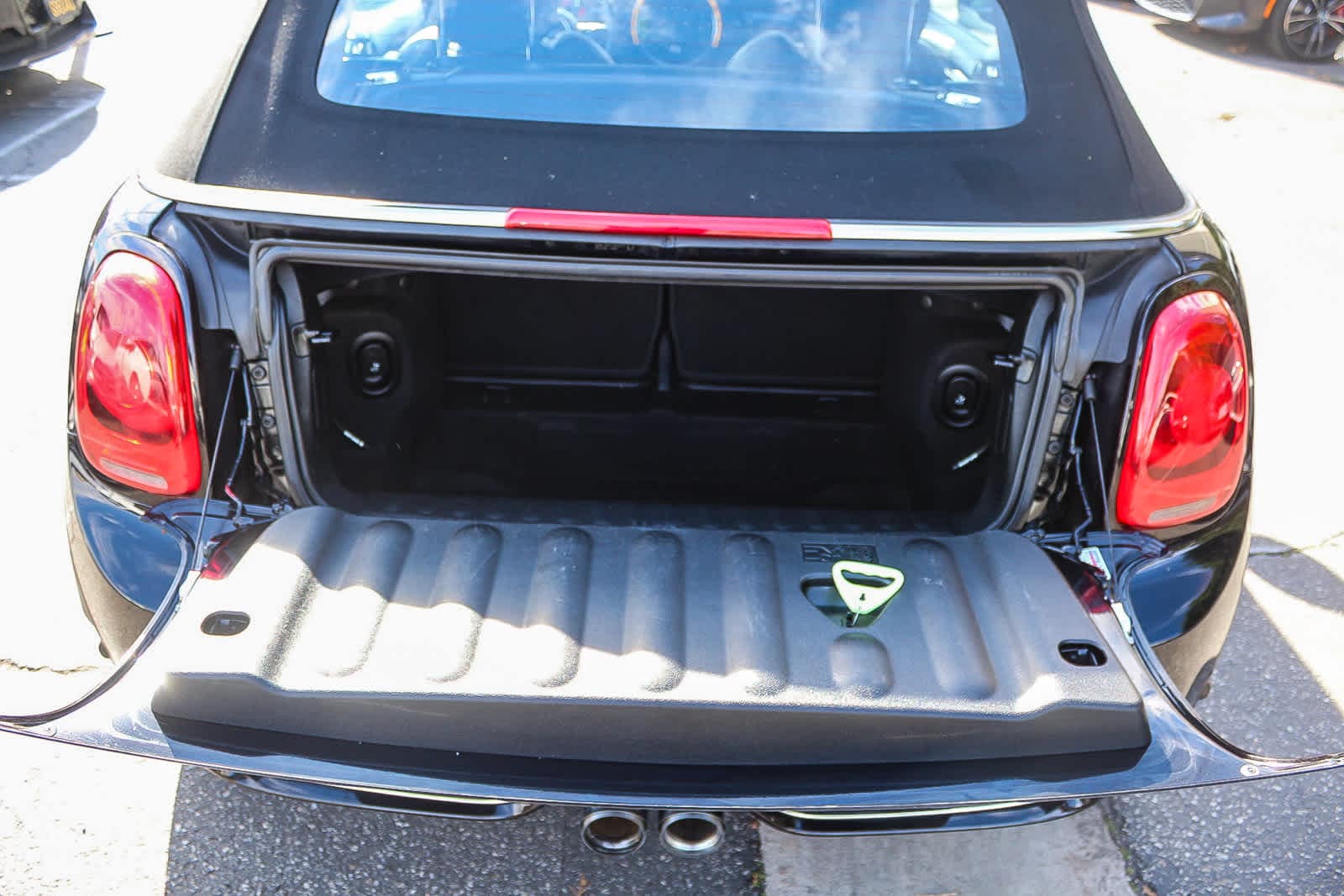 Thumbnail: 2018 MINI Cooper Convertible - 25