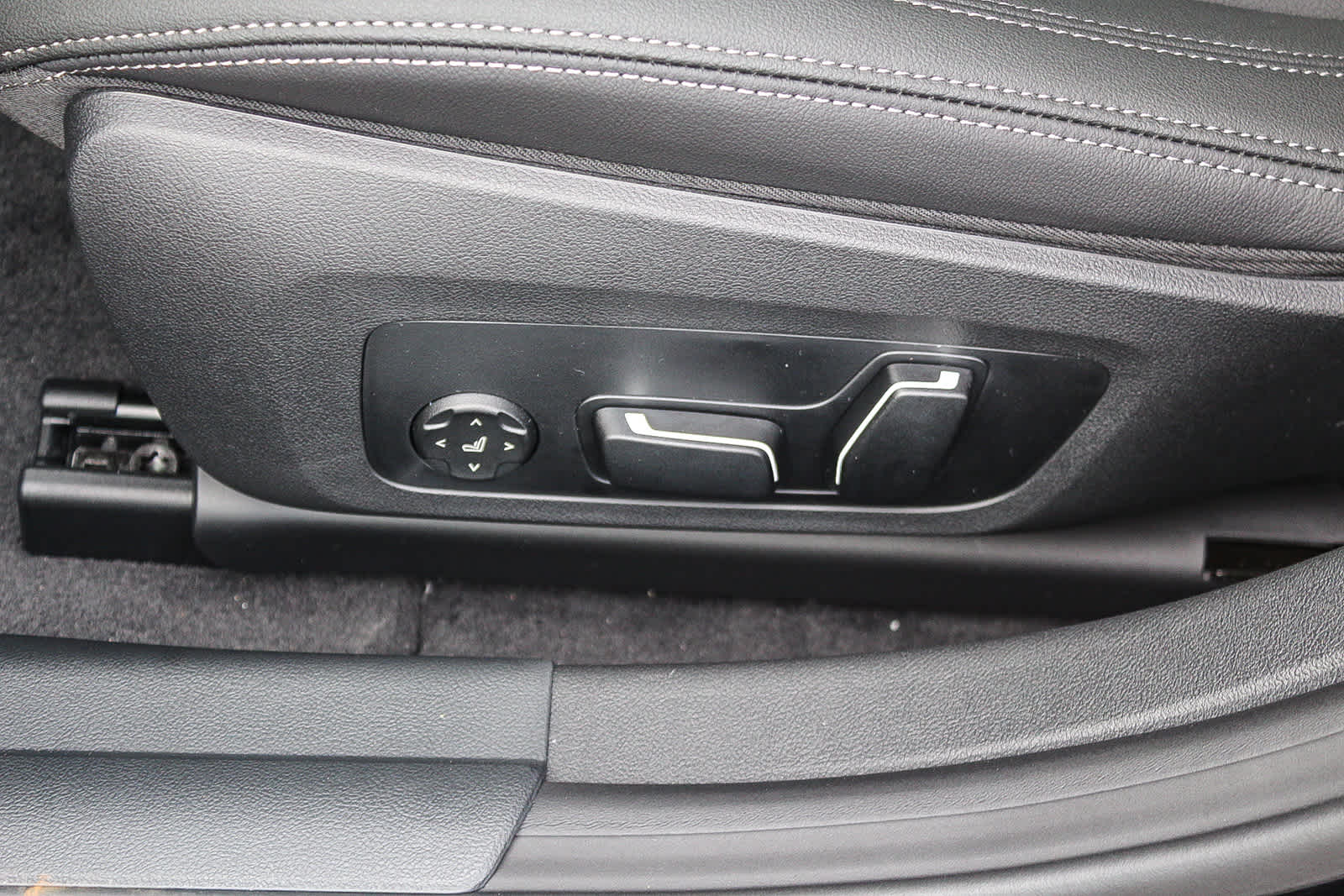 Thumbnail: 2026 BMW i4 - 21