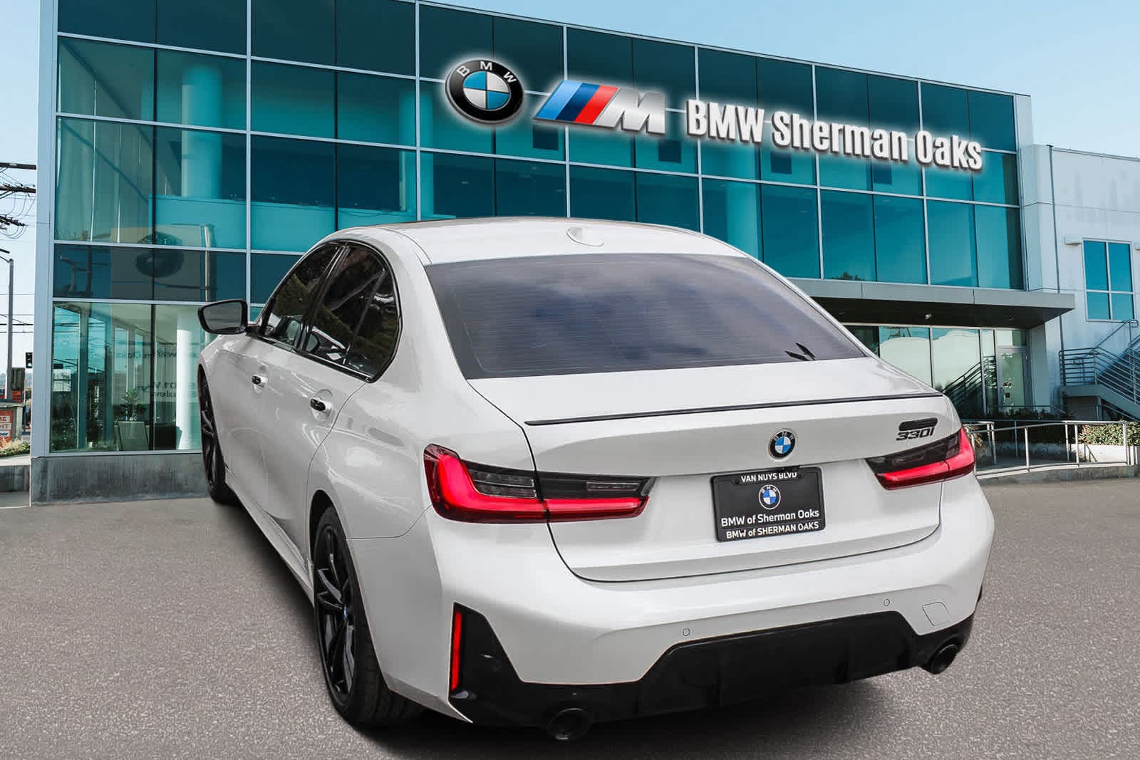 Thumbnail: 2023 BMW 3 Series - 6