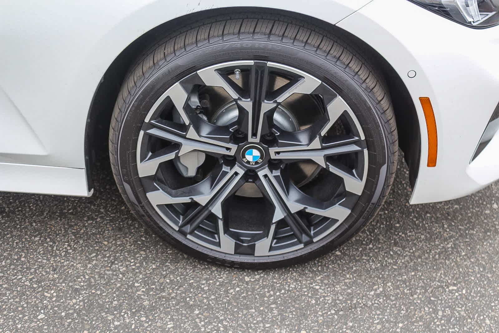 Thumbnail: 2025 BMW 3 Series - 9