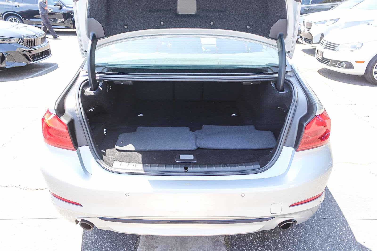 2019 BMW 5 Series 530e - Photo 25