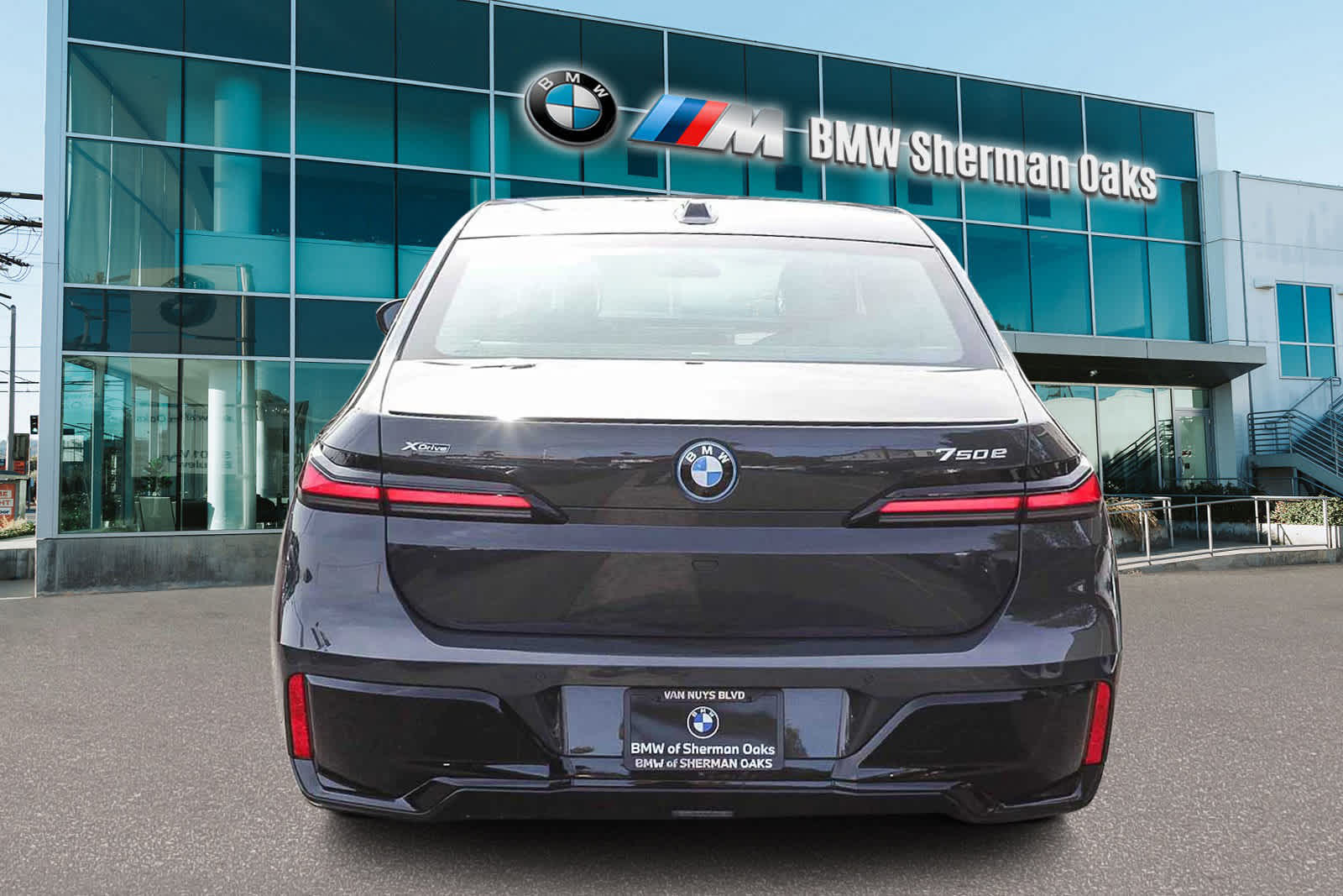 Thumbnail: 2026 BMW 7 Series - 5
