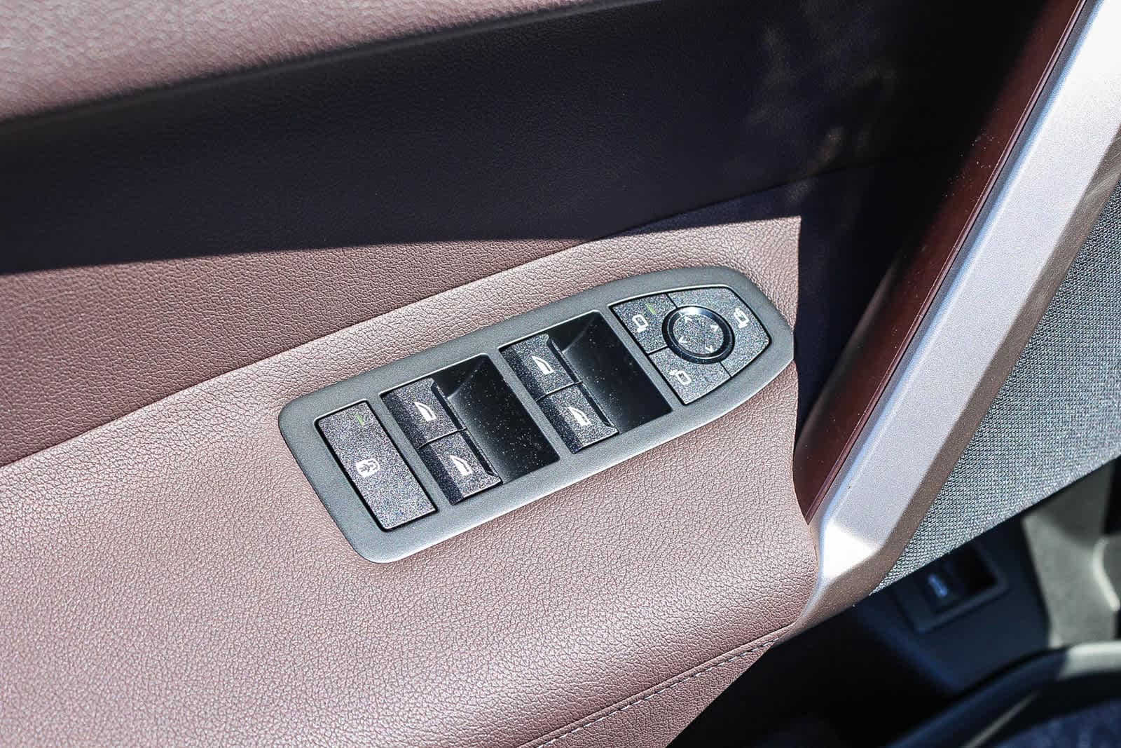 Thumbnail: 2026 BMW iX - 20