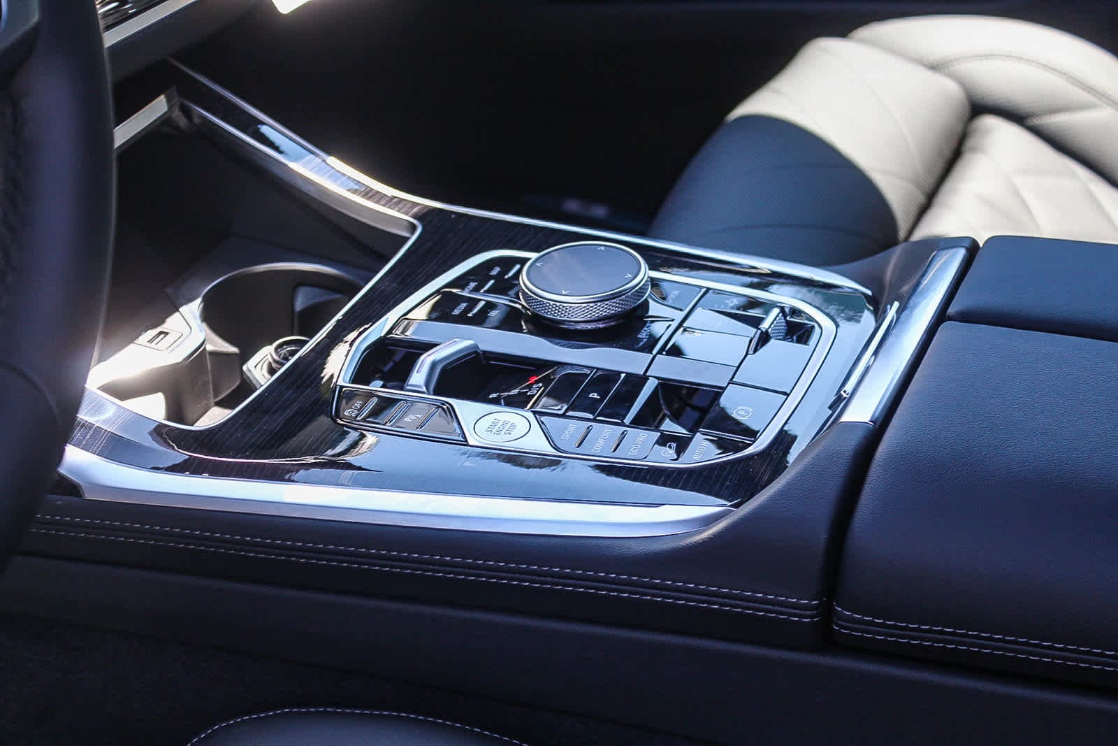 Thumbnail: 2026 BMW X7 - 19
