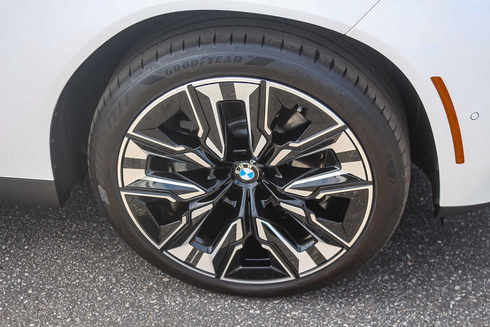 Thumbnail: 2025 BMW X3 - 9