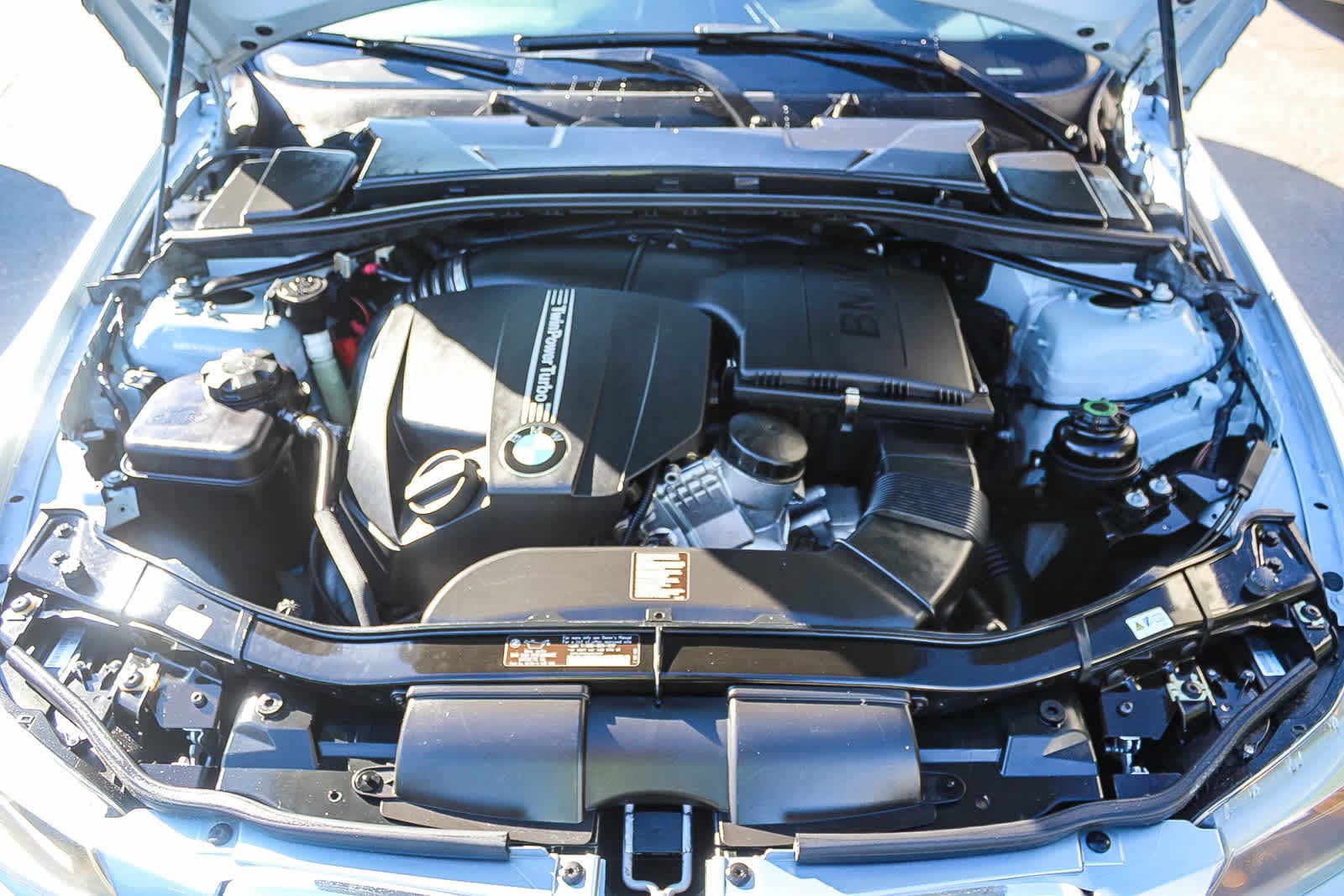 Thumbnail: 2011 BMW 3 Series - 25