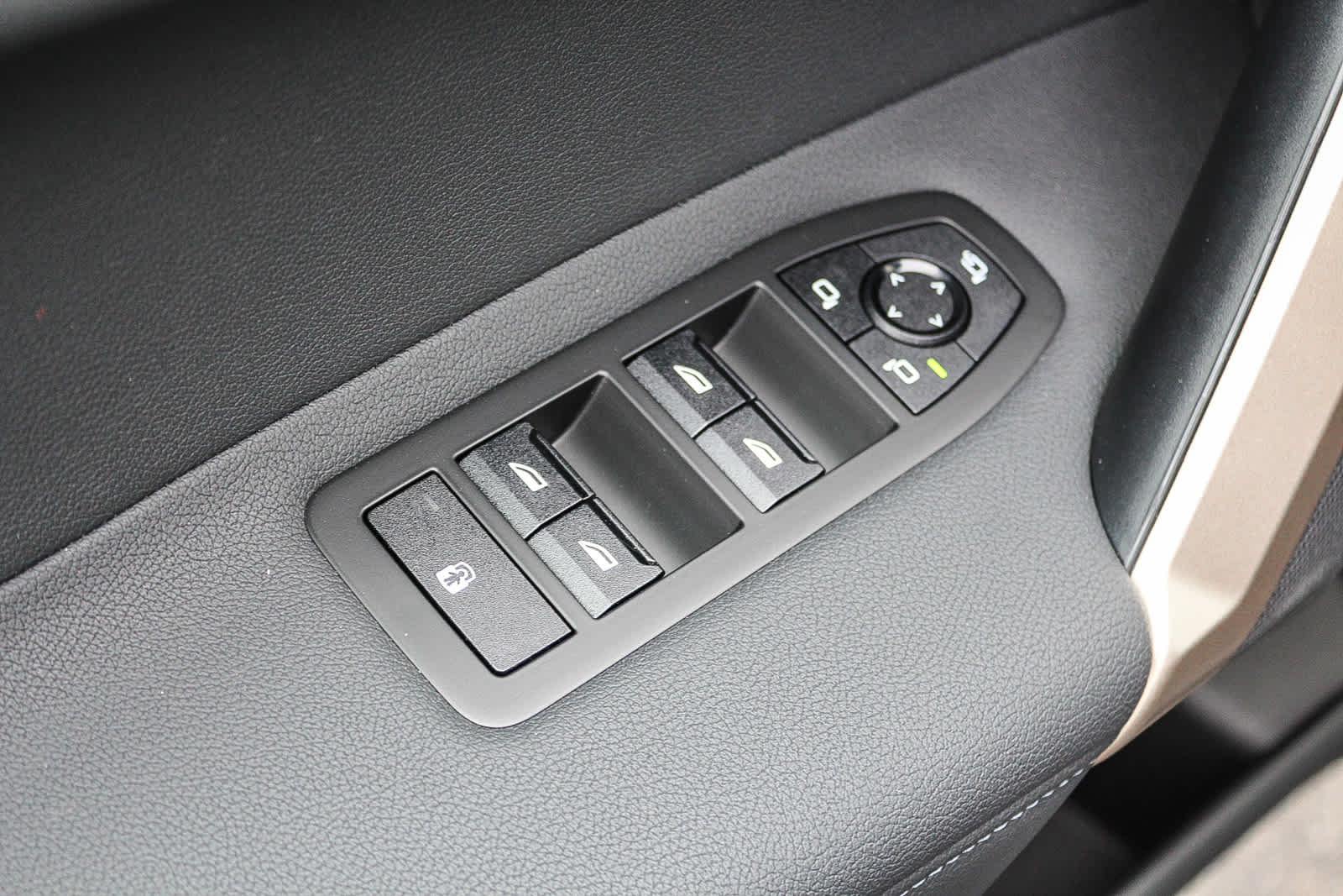 Thumbnail: 2026 BMW iX - 20