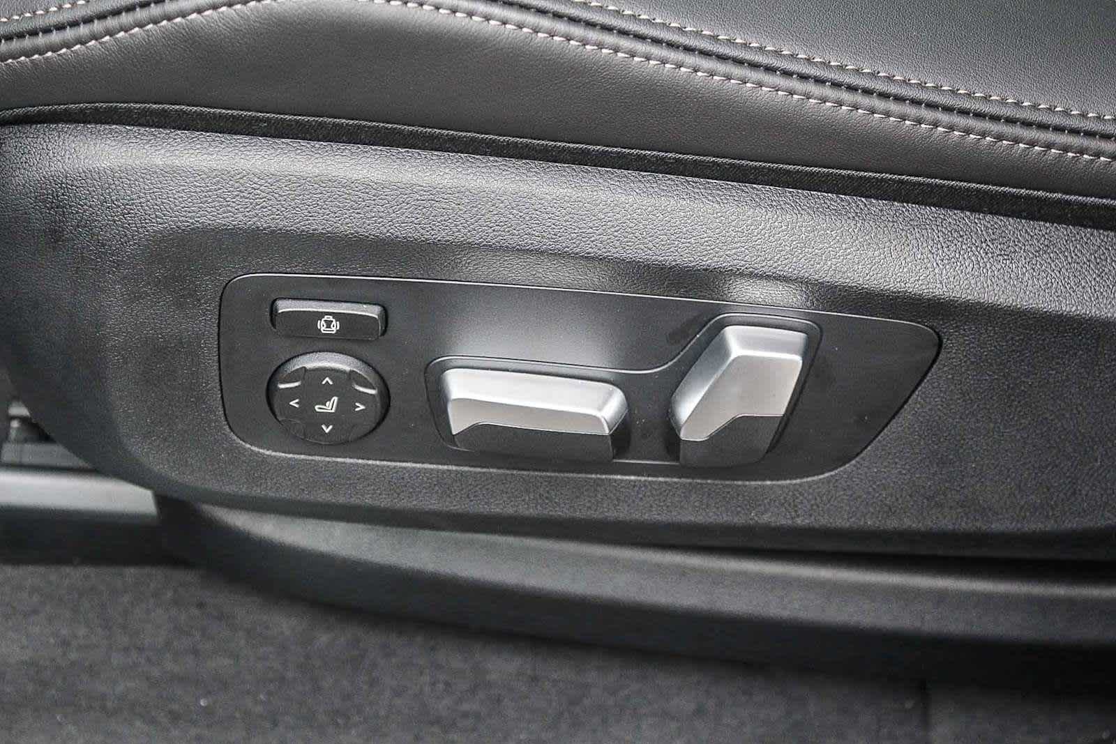 Thumbnail: 2026 BMW X5 - 21