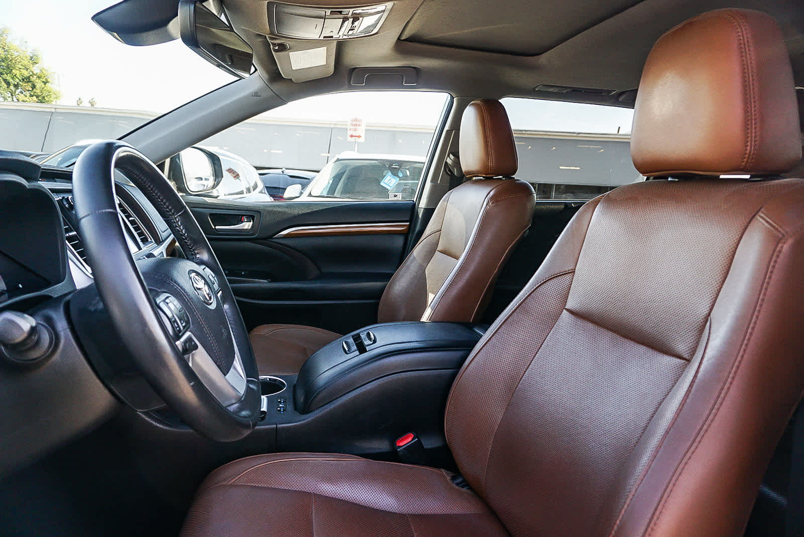 Thumbnail: 2017 Toyota Highlander - 19