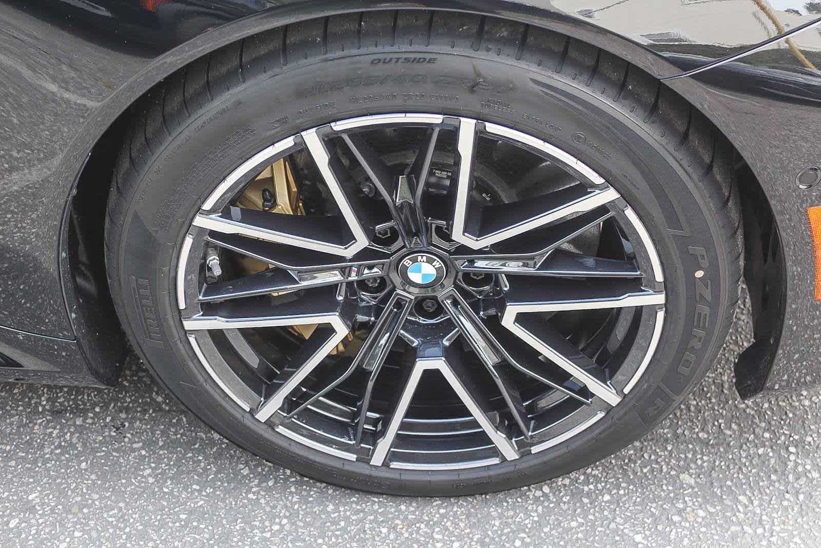 Thumbnail: 2026 BMW M5 - 9